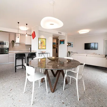 アパート Attico Centro *