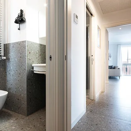 Attico Centro アパート *