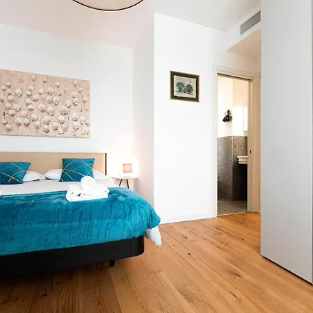 アパート Attico Centro