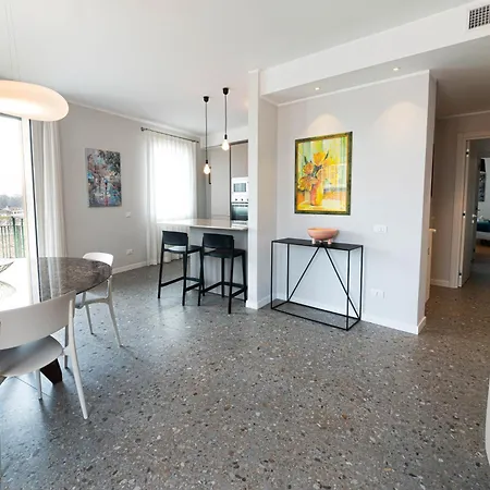 Attico Centro トレヴィーゾ